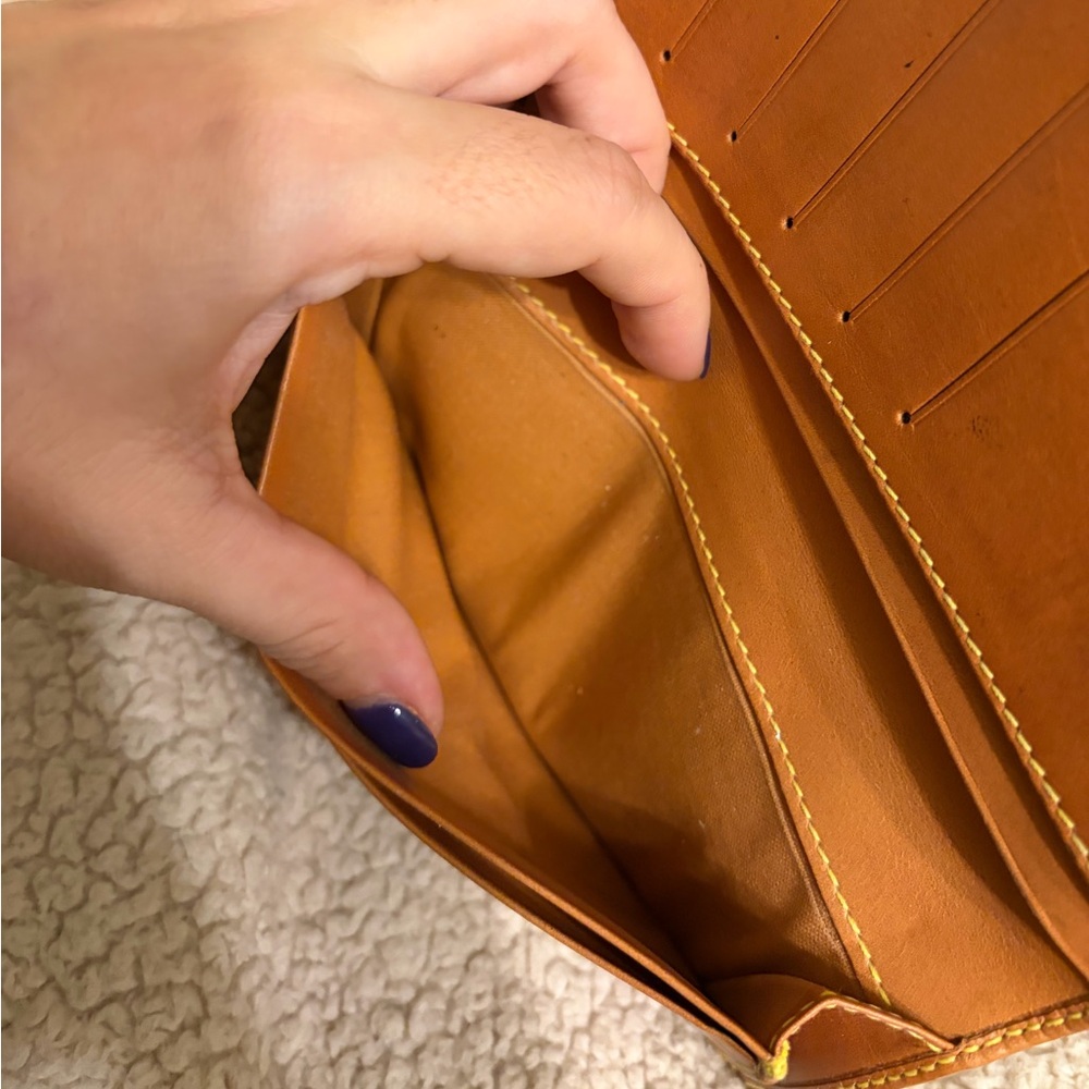 Alviero Martini Italian Leather Wallet - Picture 7 of 11